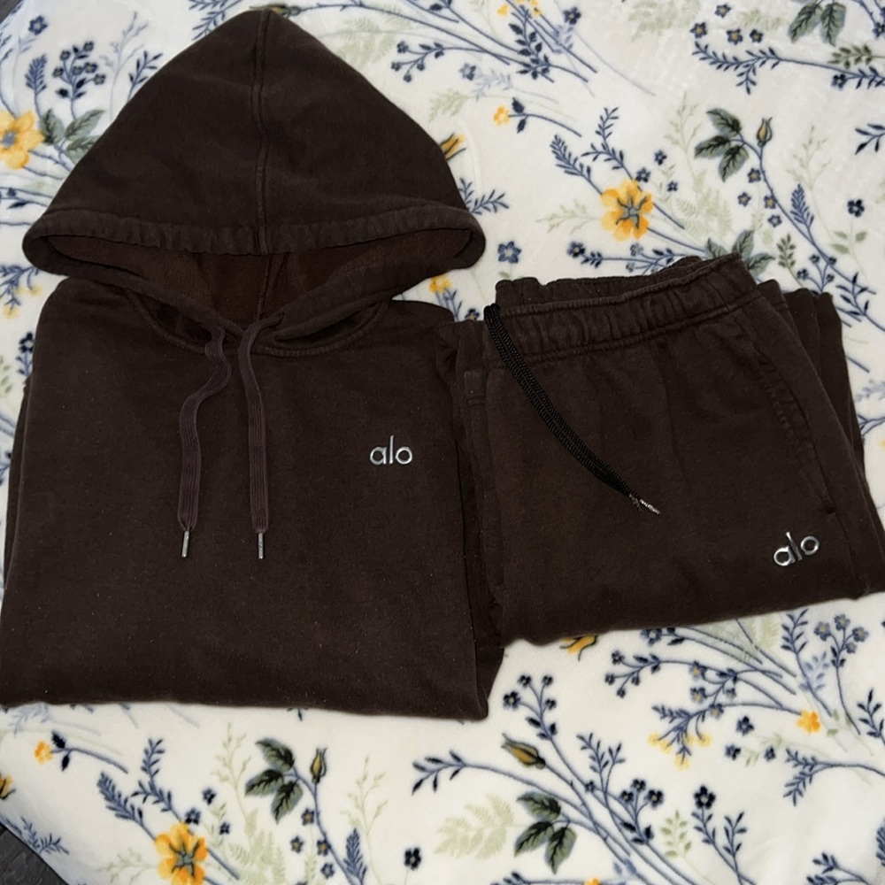 Alo Yoga Set